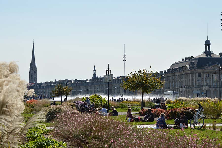 Guida italiana a Bordeaux in estate